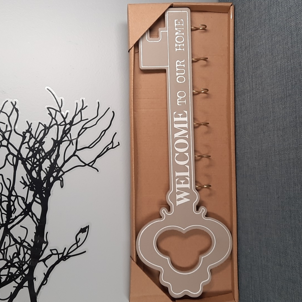 Welcome Home Wall Key Shaped Hook Rack 6 Hooks Wood Metal